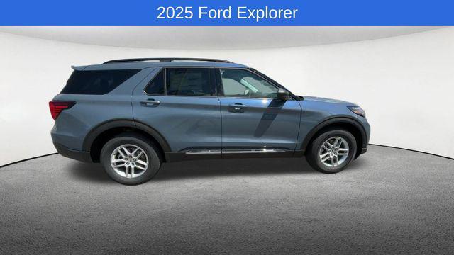 new 2025 Ford Explorer car, priced at $44,005