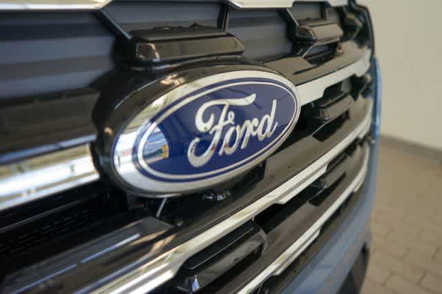 new 2025 Ford Explorer car, priced at $40,844