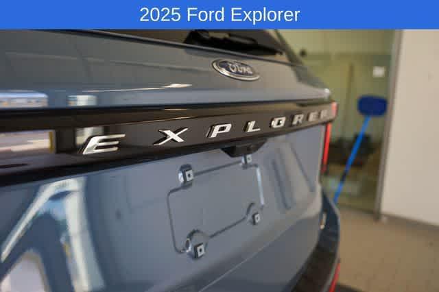 new 2025 Ford Explorer car, priced at $40,844