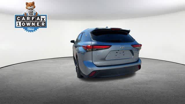 used 2022 Toyota Highlander car, priced at $36,422