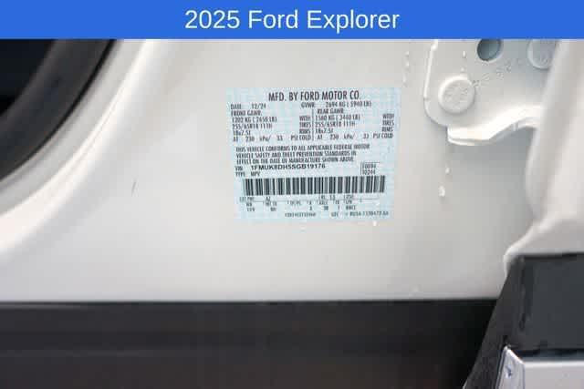 new 2025 Ford Explorer car, priced at $41,054