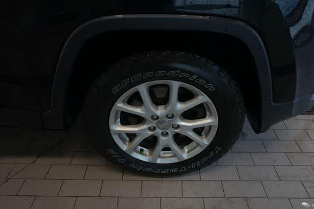 used 2017 Jeep Cherokee car, priced at $11,402