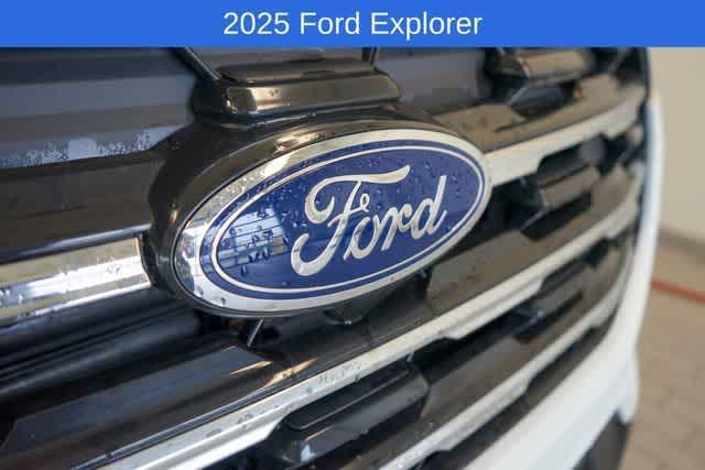 new 2025 Ford Explorer car, priced at $41,201