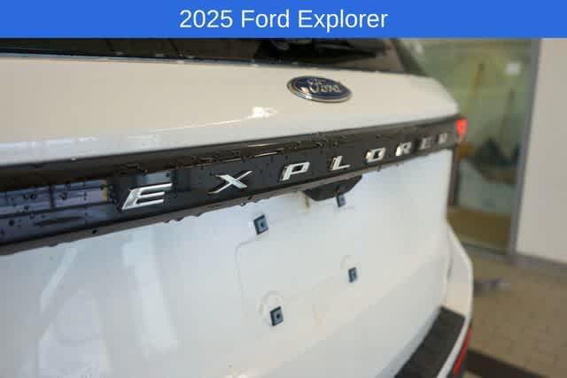 new 2025 Ford Explorer car, priced at $41,201
