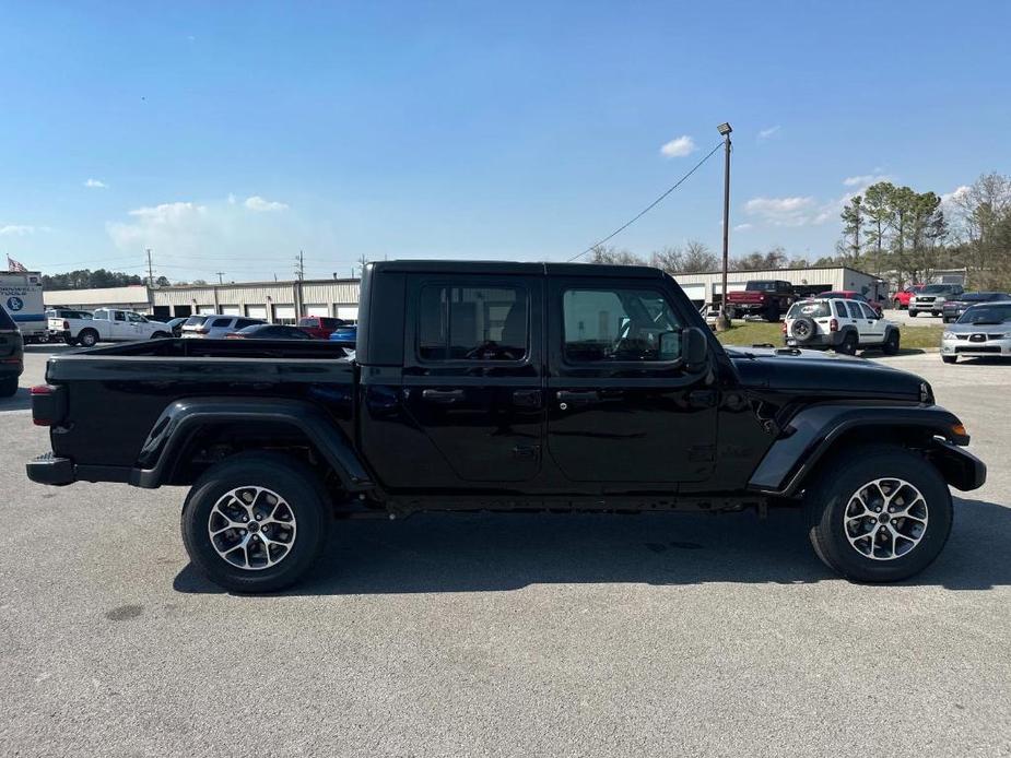 new 2024 Jeep Gladiator car, priced at $48,042