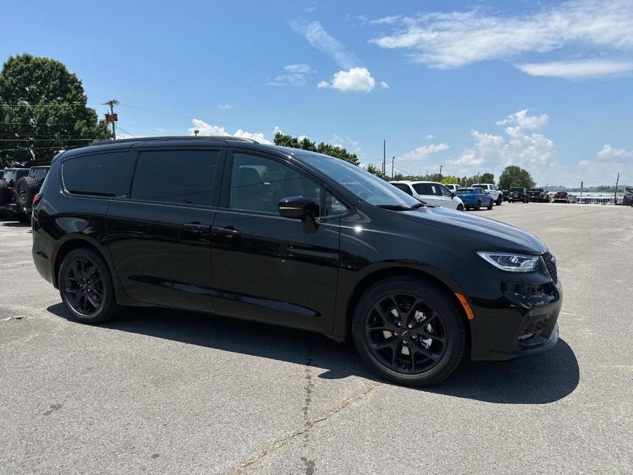 new 2024 Chrysler Pacifica car, priced at $41,566