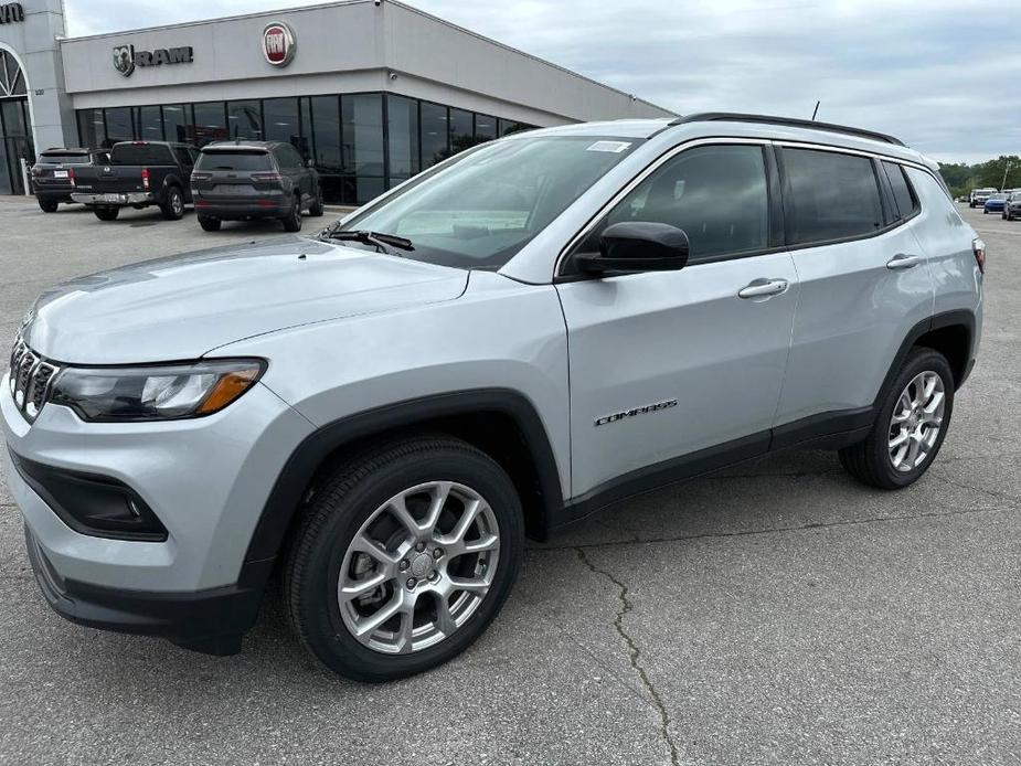 new 2024 Jeep Compass car, priced at $33,527