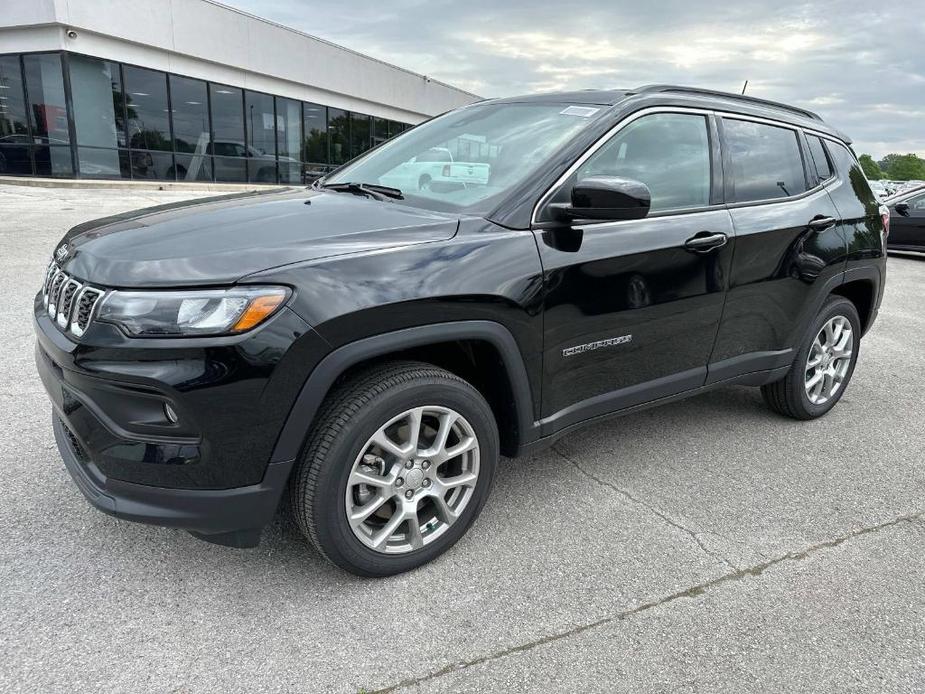 new 2024 Jeep Compass car, priced at $33,527