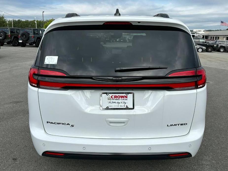 new 2024 Chrysler Pacifica car, priced at $47,411