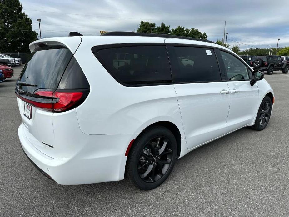 new 2024 Chrysler Pacifica car, priced at $47,411