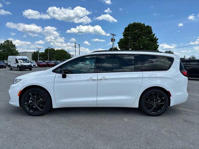 new 2024 Chrysler Pacifica car, priced at $43,049