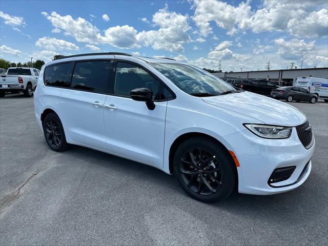 new 2024 Chrysler Pacifica car, priced at $43,049