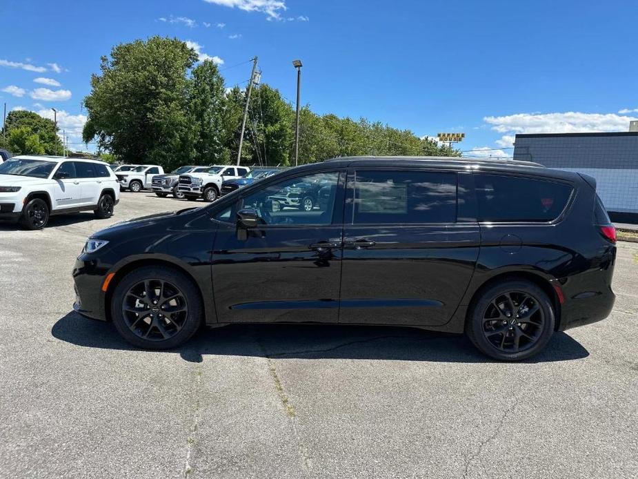 new 2024 Chrysler Pacifica car, priced at $43,221