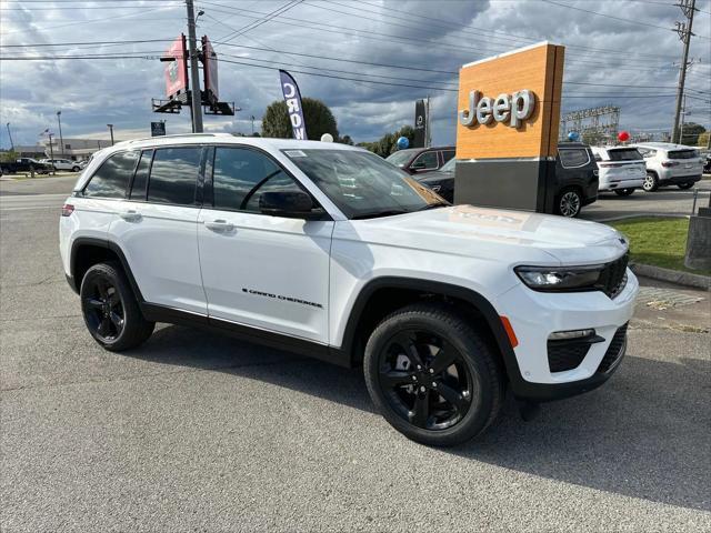 new 2025 Jeep Grand Cherokee car, priced at $53,647