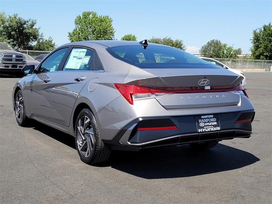 new 2024 Hyundai Elantra car, priced at $26,010