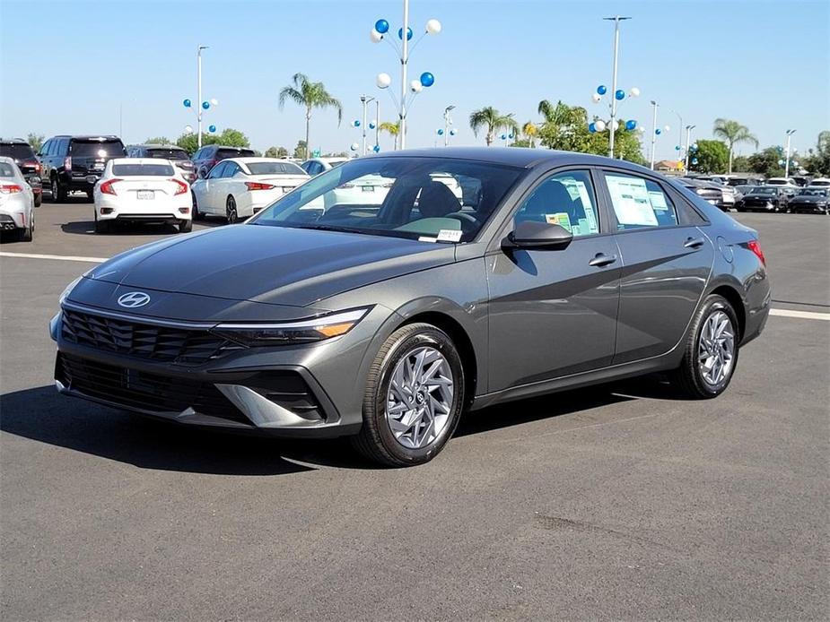 new 2024 Hyundai Elantra HEV car, priced at $26,485