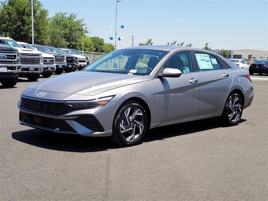 new 2024 Hyundai Elantra car, priced at $26,005