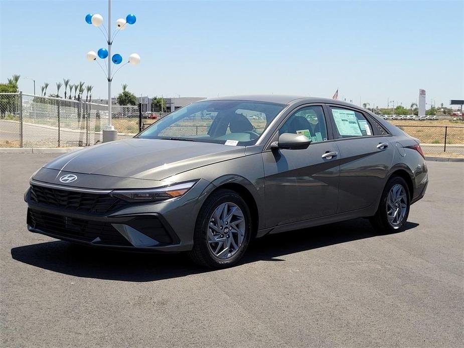 new 2024 Hyundai Elantra HEV car, priced at $26,485