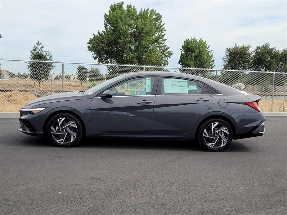 new 2024 Hyundai Elantra HEV car, priced at $29,670