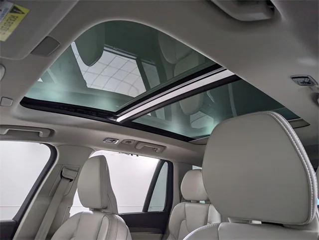 used 2022 Volvo XC90 Recharge Plug-In Hybrid car, priced at $42,000