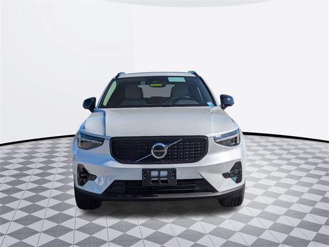 new 2025 Volvo XC40 car, priced at $46,195