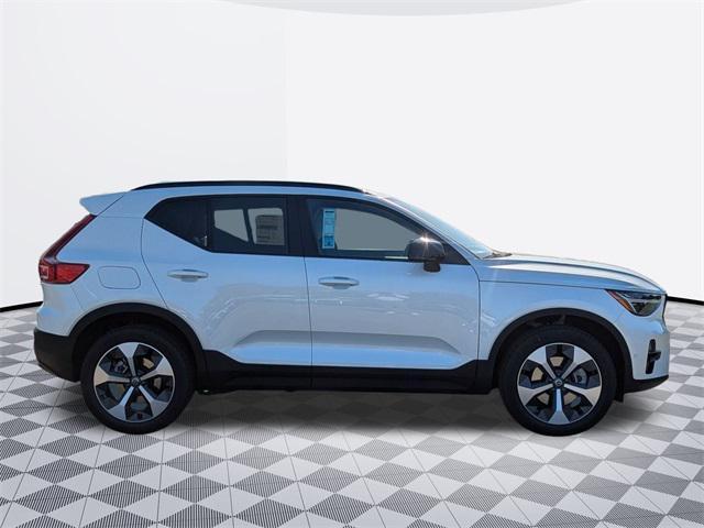 new 2025 Volvo XC40 car, priced at $46,695