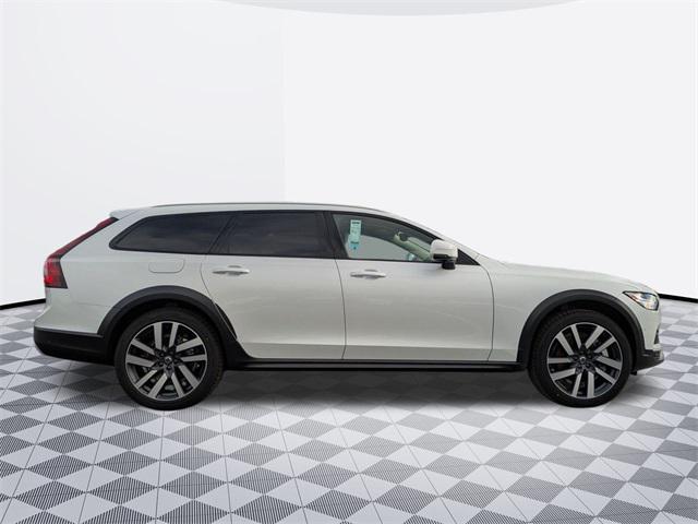 new 2025 Volvo V90 Cross Country car, priced at $62,585