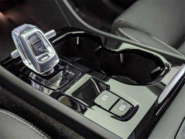 used 2024 Volvo XC40 car, priced at $33,400