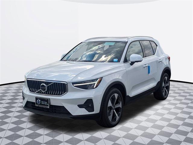 new 2025 Volvo XC40 car, priced at $47,965