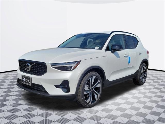 new 2024 Volvo XC40 car, priced at $44,693