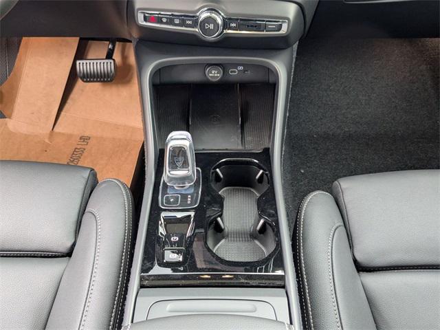 new 2026 Volvo XC40 car, priced at $49,595