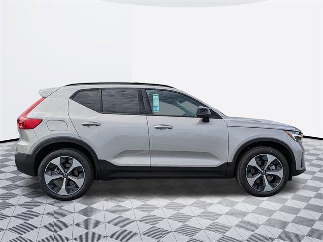 new 2025 Volvo XC40 car, priced at $46,265