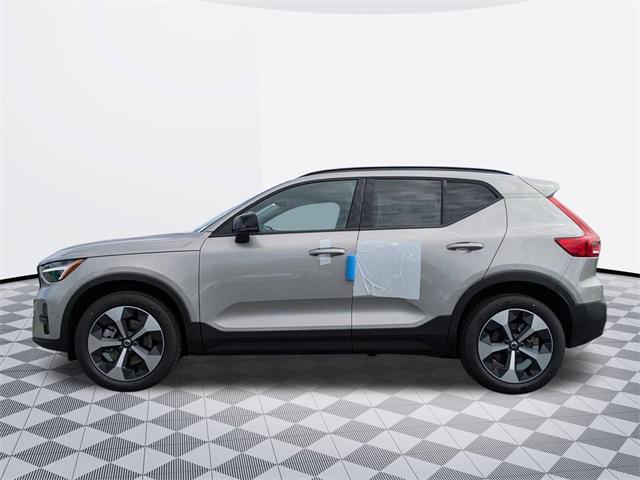 new 2025 Volvo XC40 car, priced at $46,265