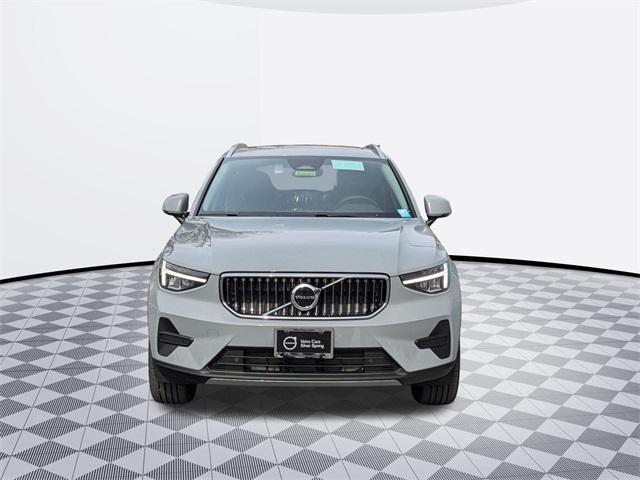 new 2025 Volvo XC40 car, priced at $44,395