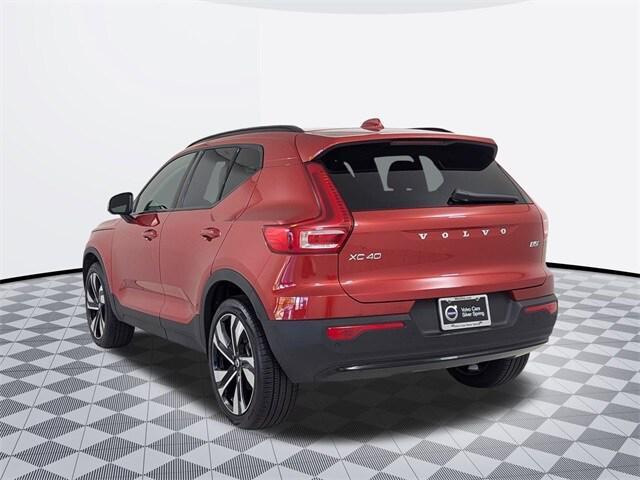 used 2024 Volvo XC40 car