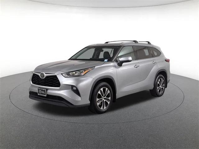 used 2020 Toyota Highlander car, priced at $29,500