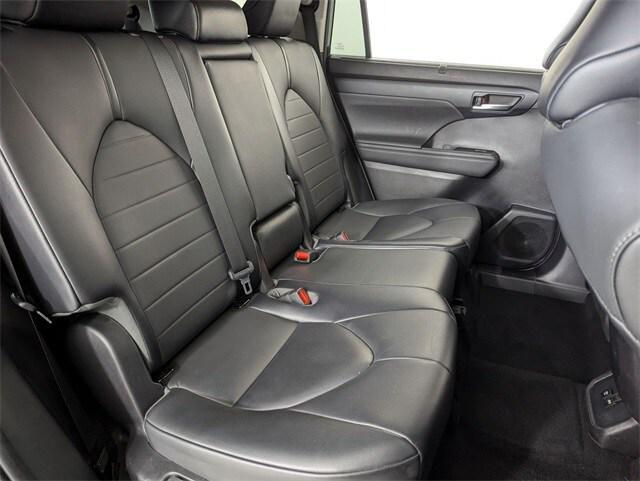 used 2020 Toyota Highlander car, priced at $29,500
