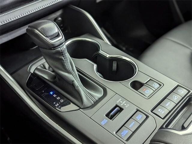 used 2020 Toyota Highlander car, priced at $29,500
