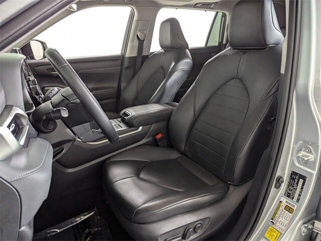 used 2020 Toyota Highlander car, priced at $29,500