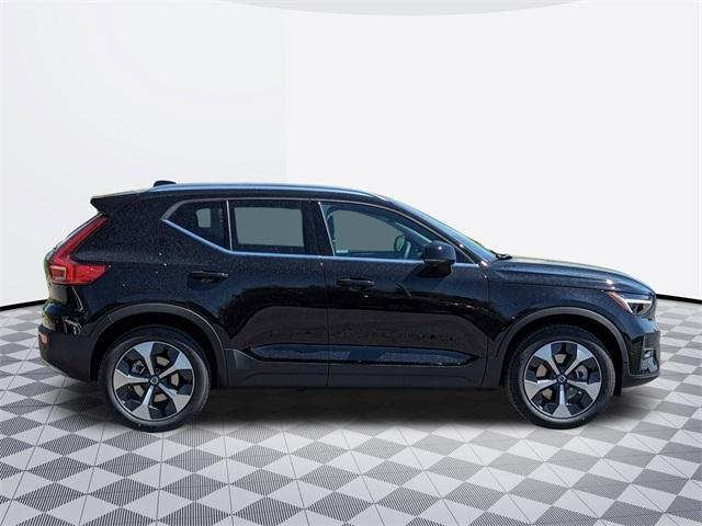 new 2024 Volvo XC40 car, priced at $47,045