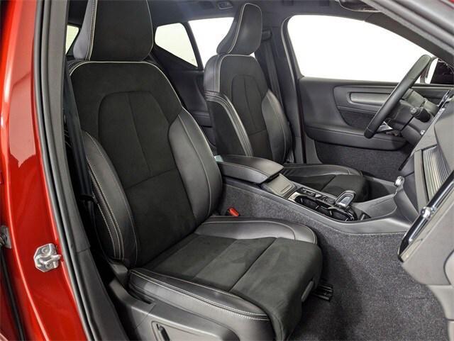 used 2022 Volvo XC40 car, priced at $28,700