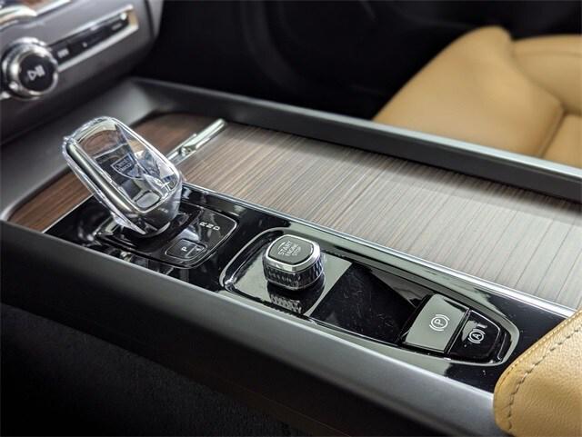 used 2022 Volvo XC60 car, priced at $36,400