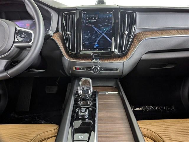 used 2022 Volvo XC60 car, priced at $36,400