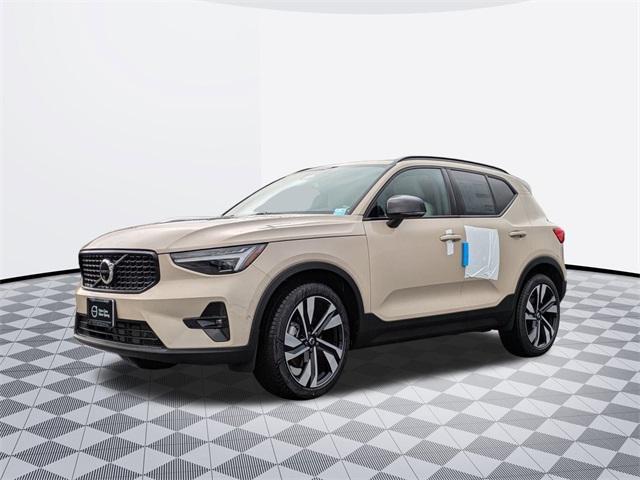 new 2025 Volvo XC40 car, priced at $49,645