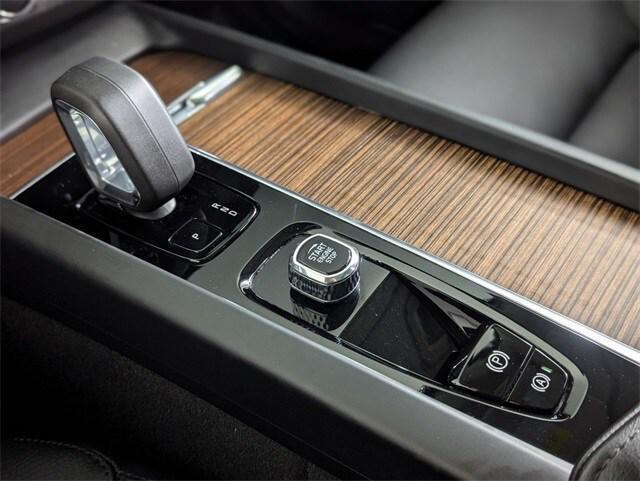 used 2023 Volvo XC60 car, priced at $33,500