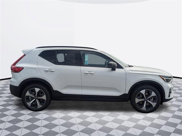 new 2025 Volvo XC40 car, priced at $46,815