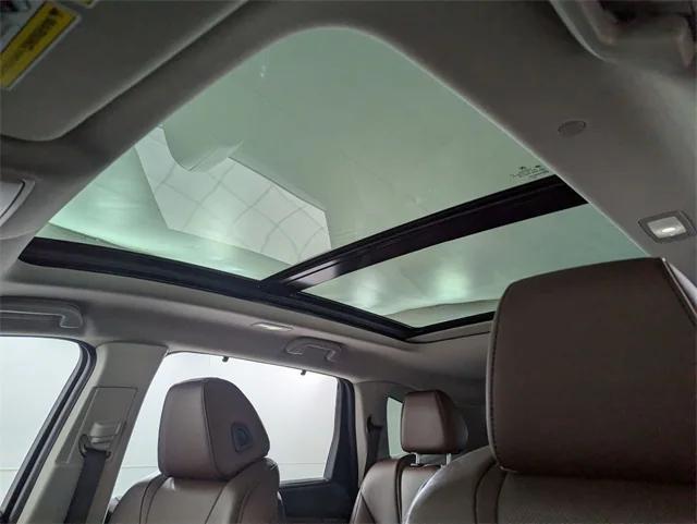 used 2022 Acura MDX car, priced at $38,600
