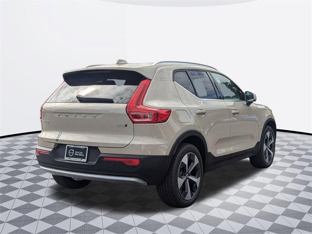 new 2025 Volvo XC40 car, priced at $43,895