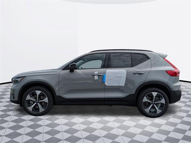 new 2025 Volvo XC40 car, priced at $46,195