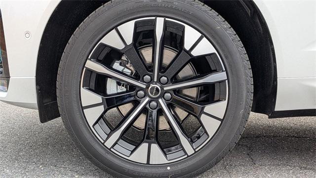 new 2026 Volvo XC60 car, priced at $58,695